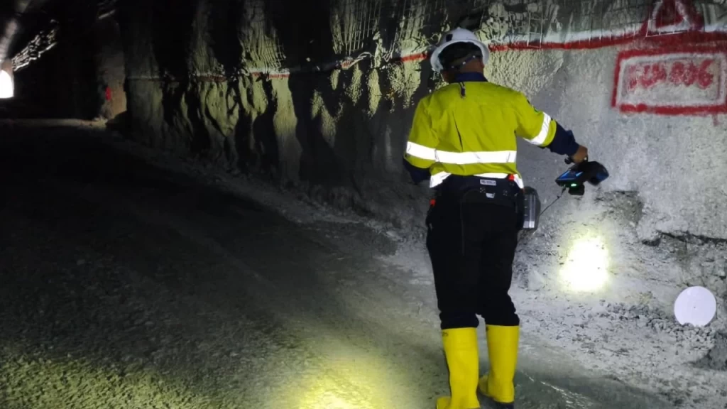 Survei Tambang 3D Underground Tunnel Menggunakan Emesent Hovermap Laser Scanner